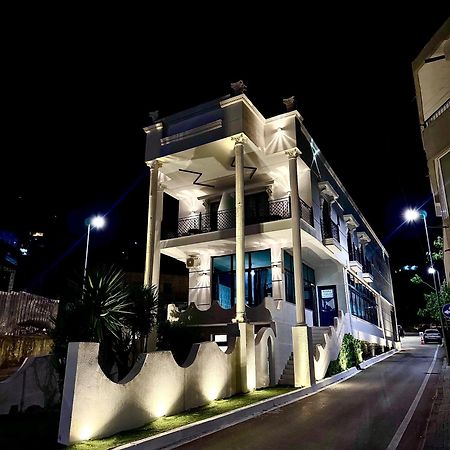 Boutique Hotel Empire Of Martin จีโรคาสเตอร์ ภายนอก รูปภาพ