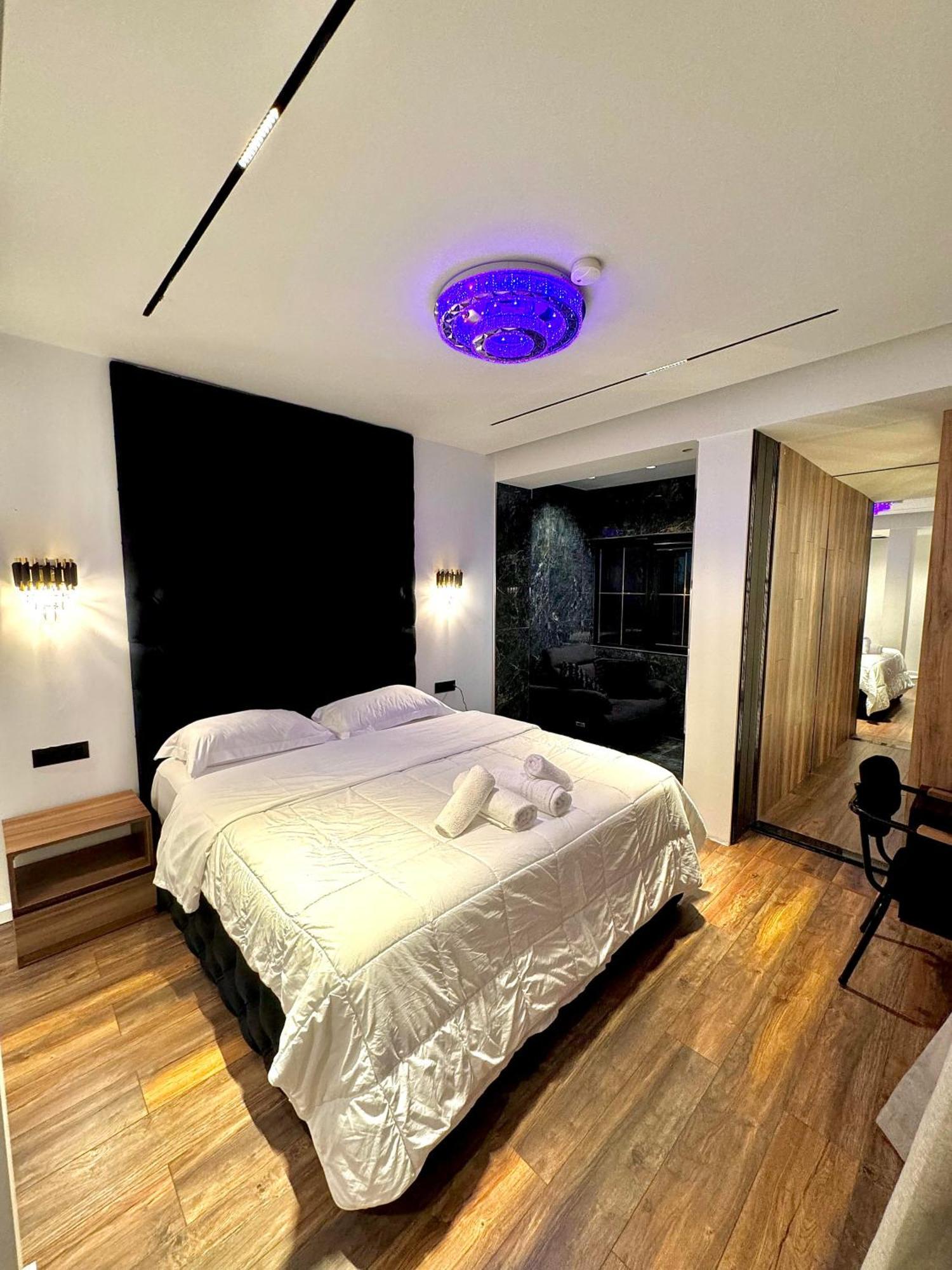 Boutique Hotel Empire Of Martin จีโรคาสเตอร์ ภายนอก รูปภาพ