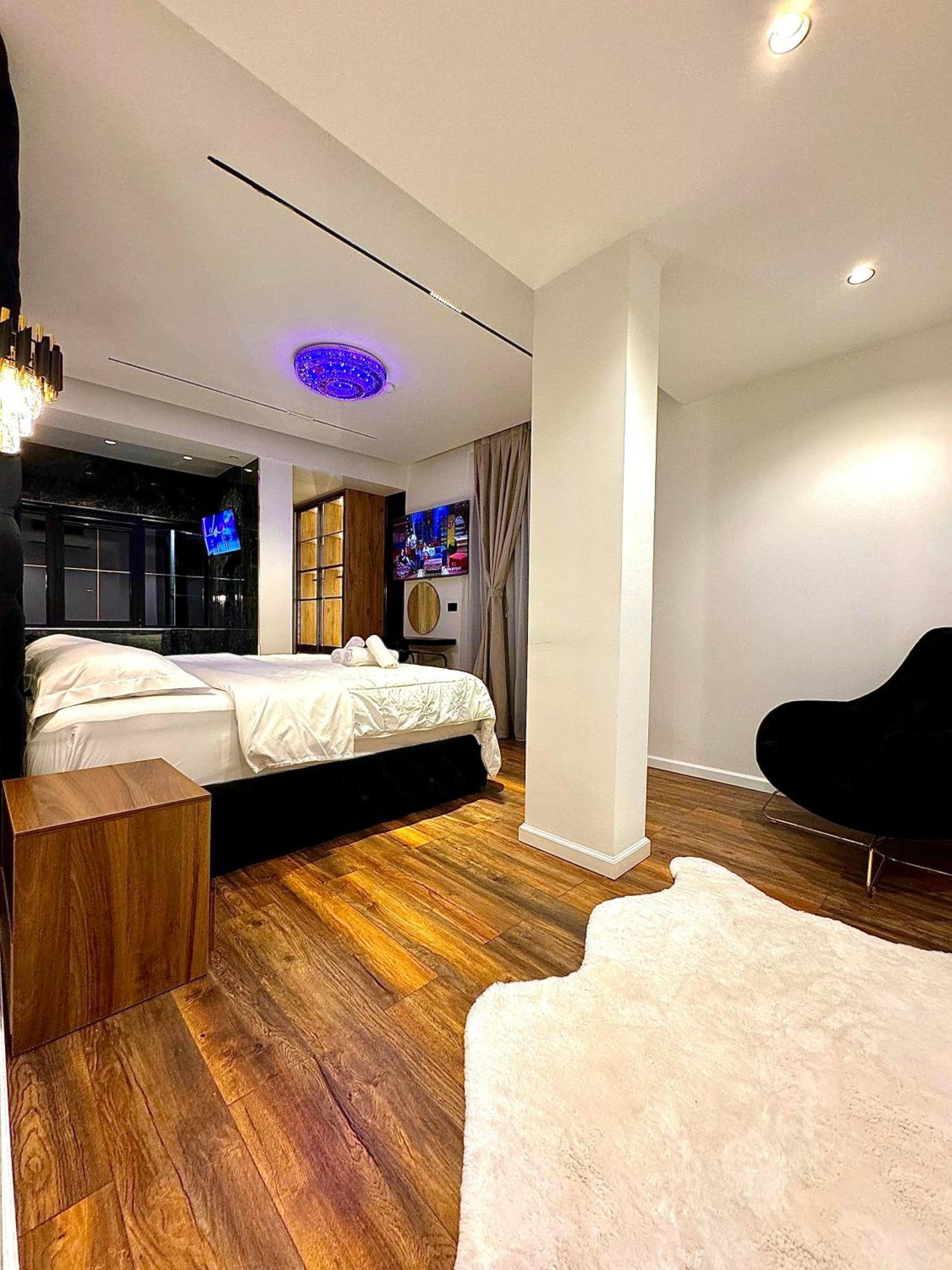 Boutique Hotel Empire Of Martin จีโรคาสเตอร์ ภายนอก รูปภาพ