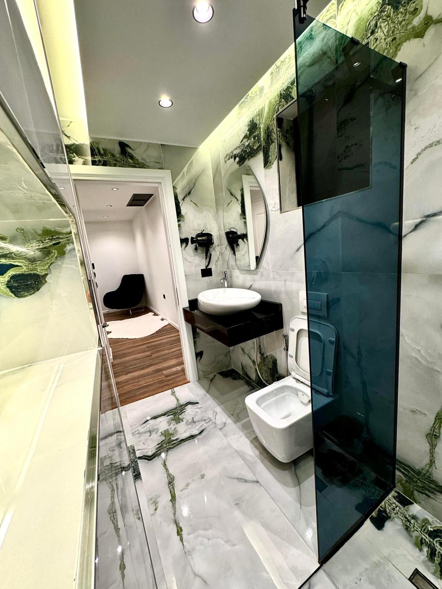 Boutique Hotel Empire Of Martin จีโรคาสเตอร์ ภายนอก รูปภาพ