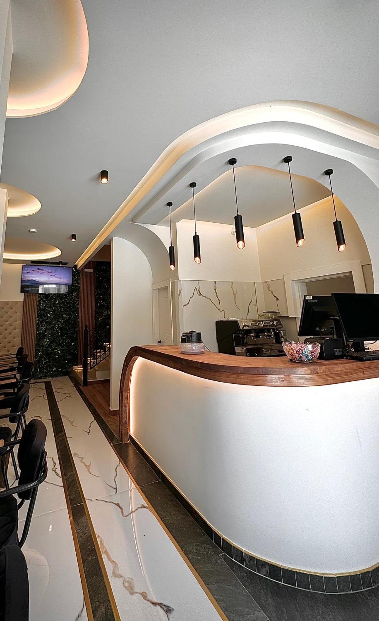 Boutique Hotel Empire Of Martin จีโรคาสเตอร์ ภายนอก รูปภาพ
