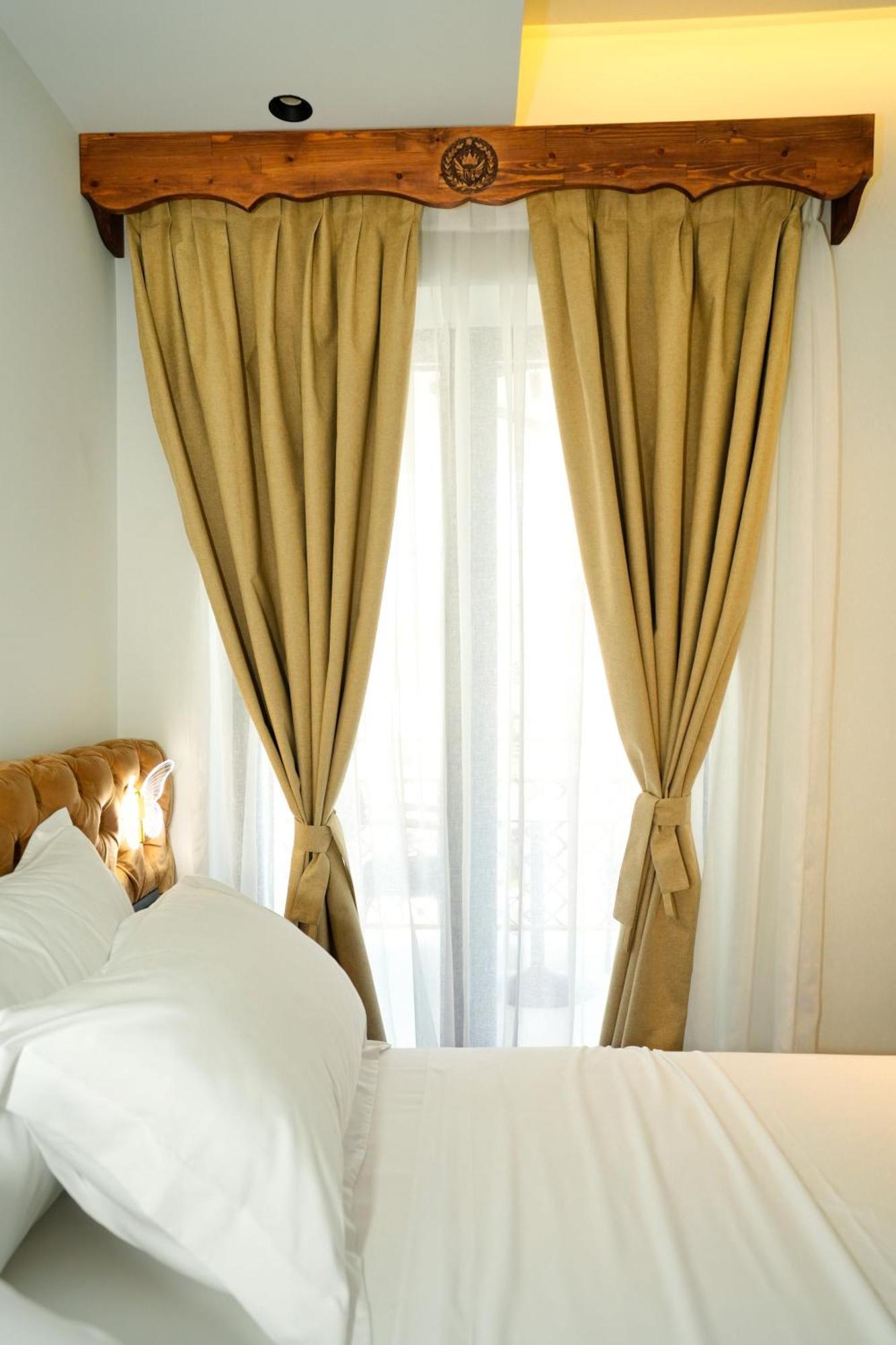 Boutique Hotel Empire Of Martin จีโรคาสเตอร์ ภายนอก รูปภาพ