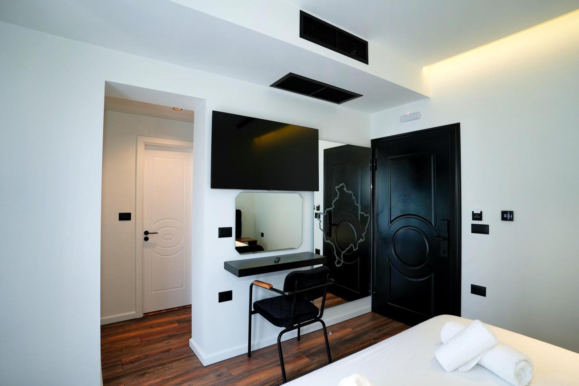 Boutique Hotel Empire Of Martin จีโรคาสเตอร์ ภายนอก รูปภาพ