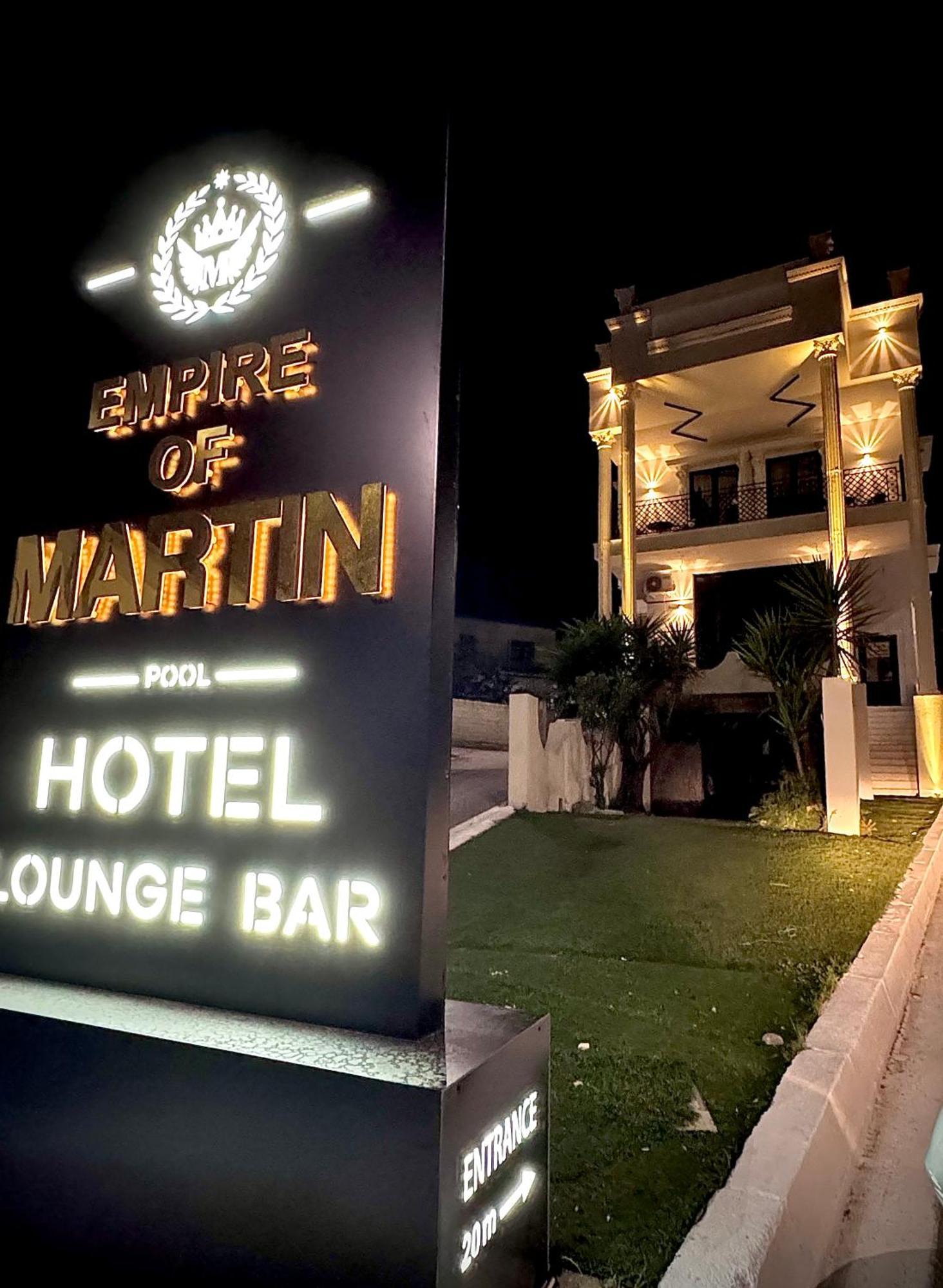 Boutique Hotel Empire Of Martin จีโรคาสเตอร์ ภายนอก รูปภาพ